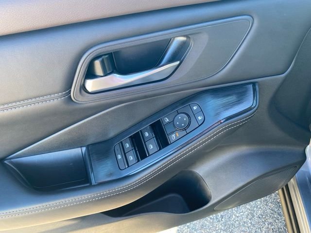 Used 2023 Gun Metallic Nissan SV image 5