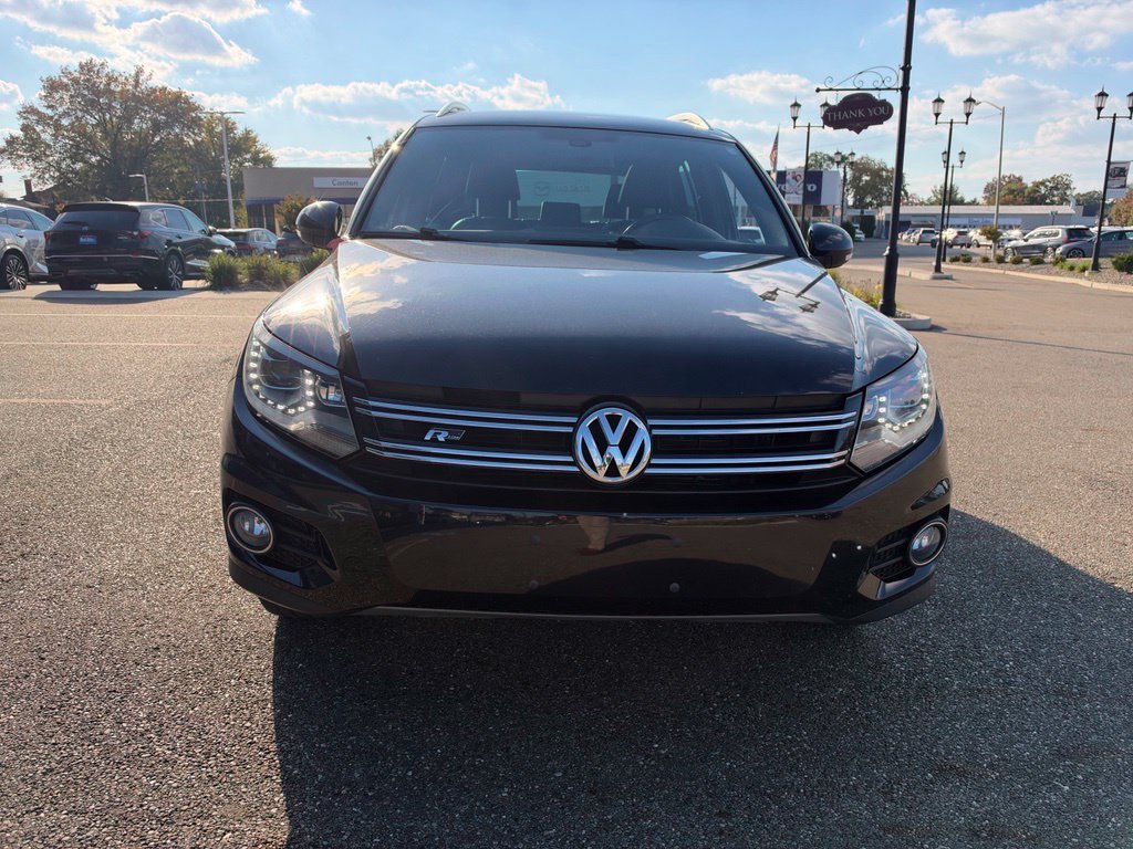 Used 2015 Black Volkswagen R-Line image 2