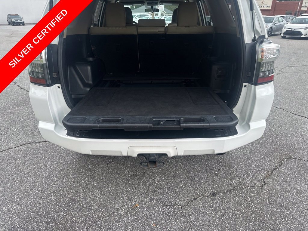 Used 2017 Super White Toyota SR5 image 9