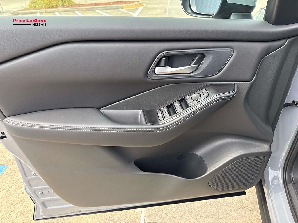 New 2027 Boulder Gray Pearl Nissan SV image 10