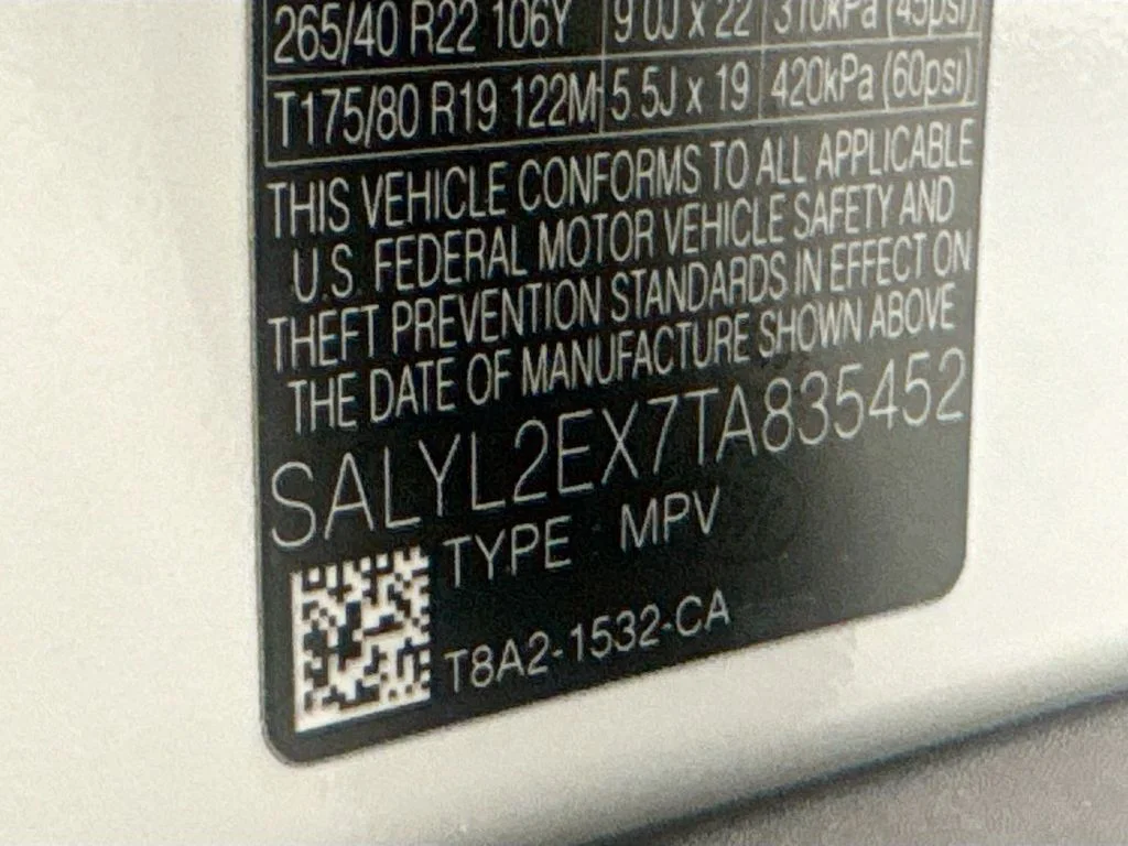 New 2026 Fuji White Land Rover Dynamic SE image 32