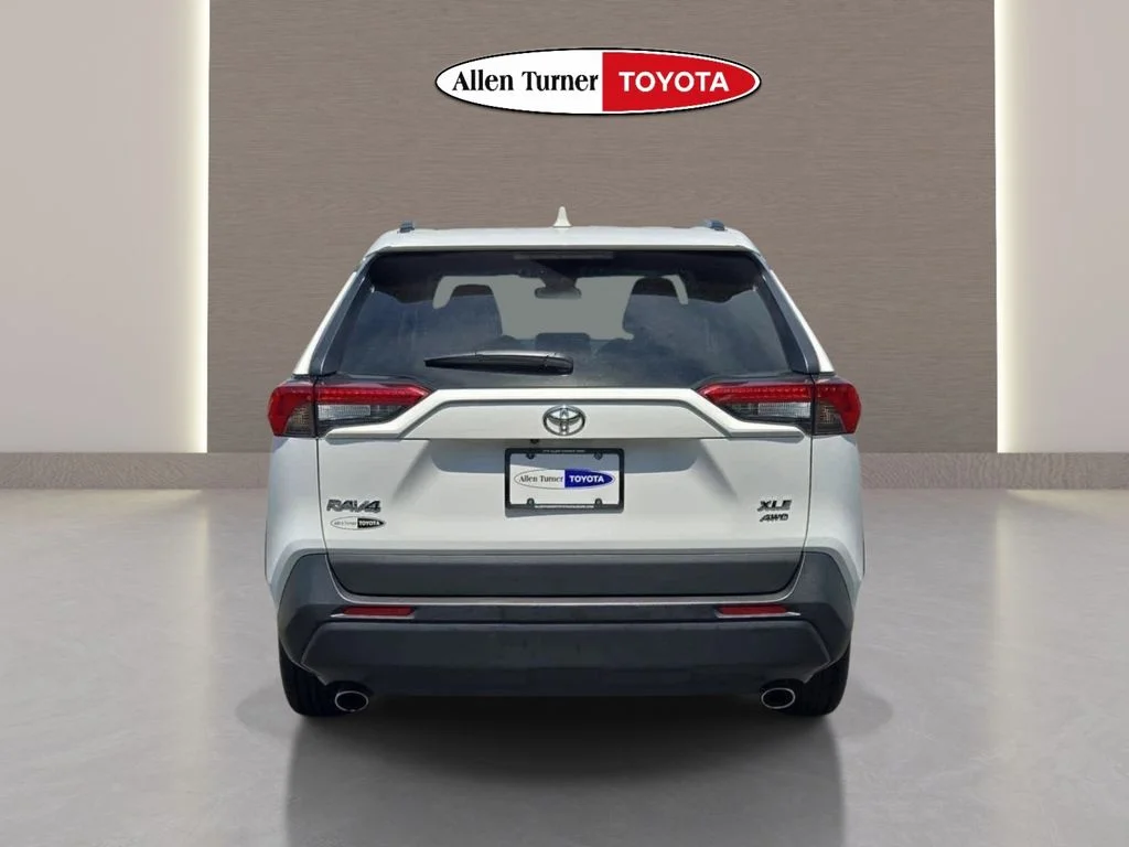 Used 2024 White Toyota XLE image 7