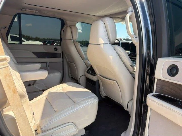 Used 2021 Black Lincoln Reserve image 30