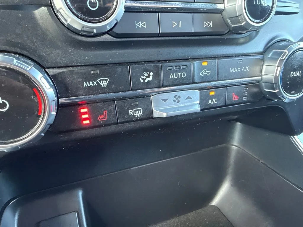 Used 2023 Black Ford XLT image 23