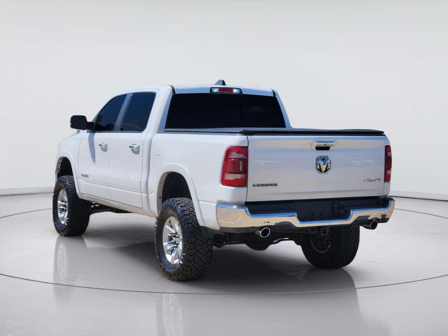 Used 2020 Bright White Clearcoat Ram Laramie image 4