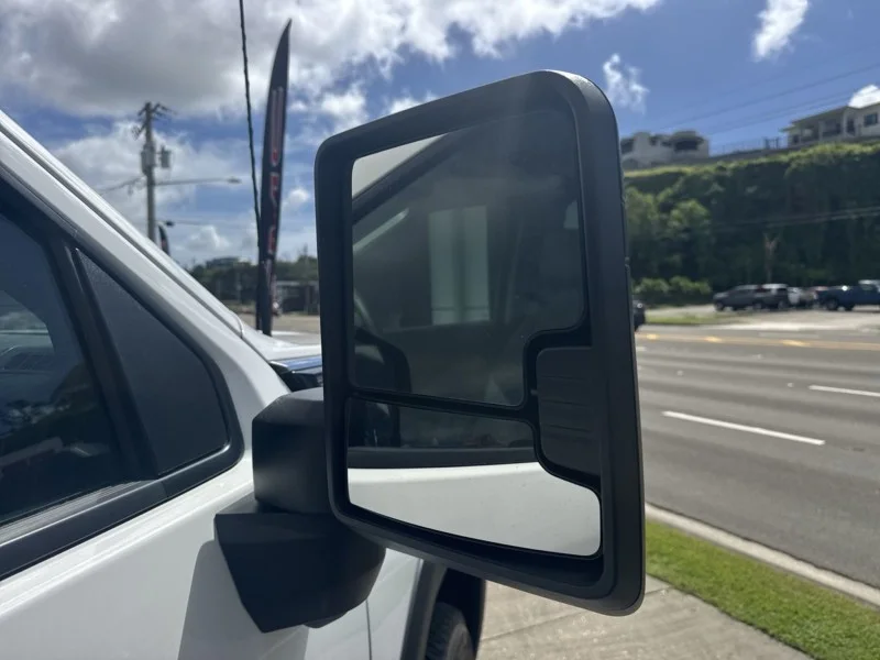 New 2025 Summit White GMC Pro image 4