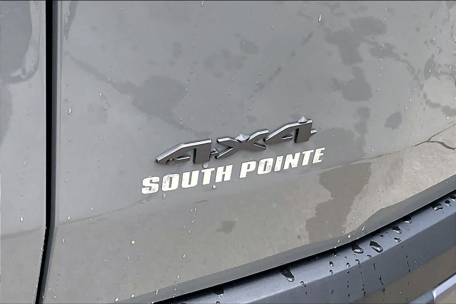 New 2026 Sting-Gray Clear-Coat Exterior Paint Jeep Limited image 15