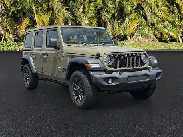Used 2025 Green Jeep Sport S image 2