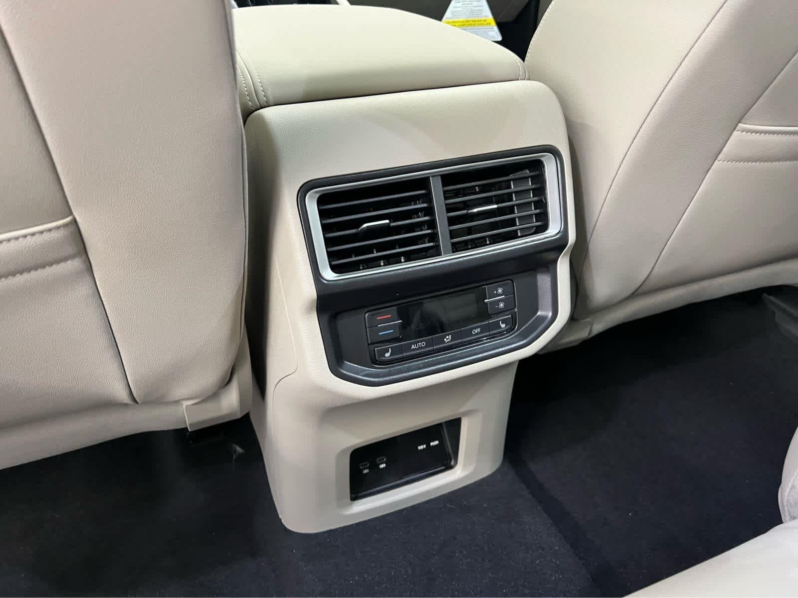 2026 Volkswagen Atlas SEL - Photo 32