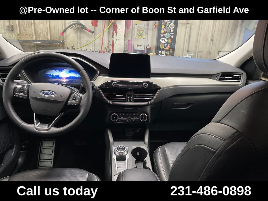 Used 2022 Red Ford SEL image 18