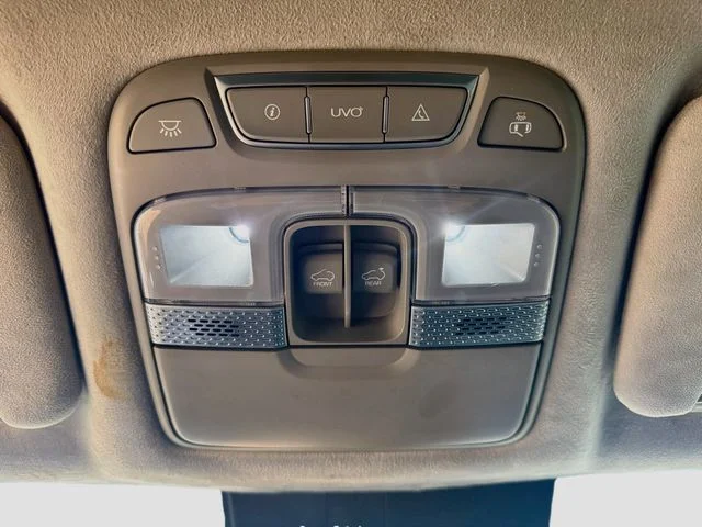 Used 2022 White Kia SX image 22