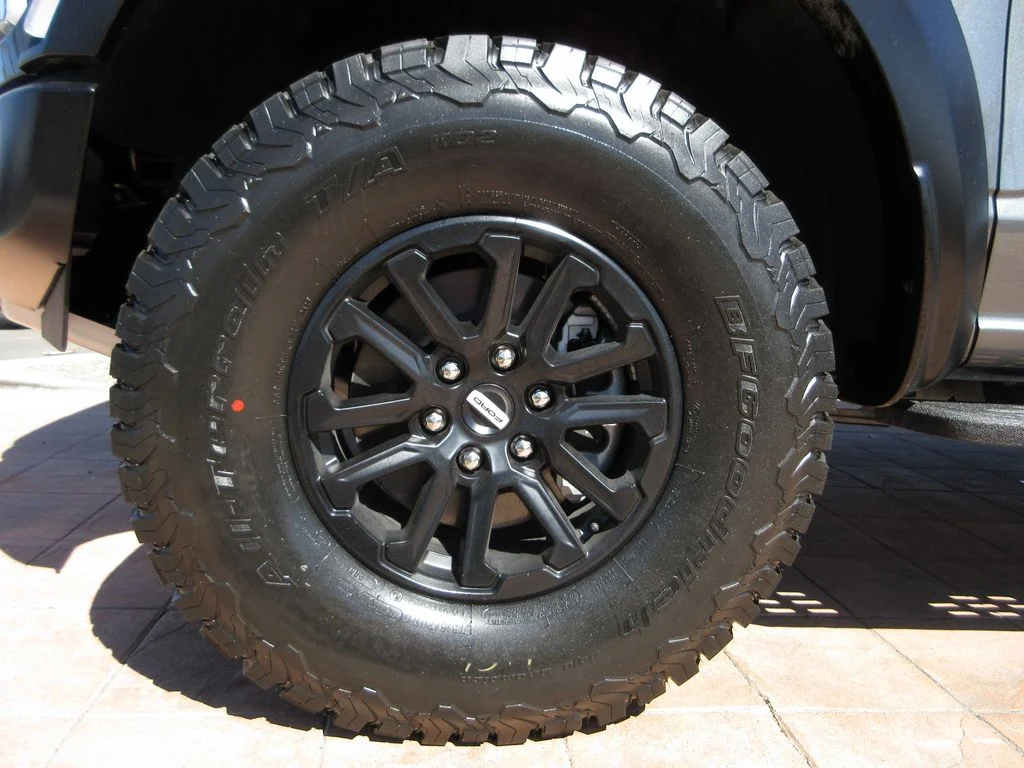 New 2026 Carbonized Gray Metallic Ford Raptor image 8