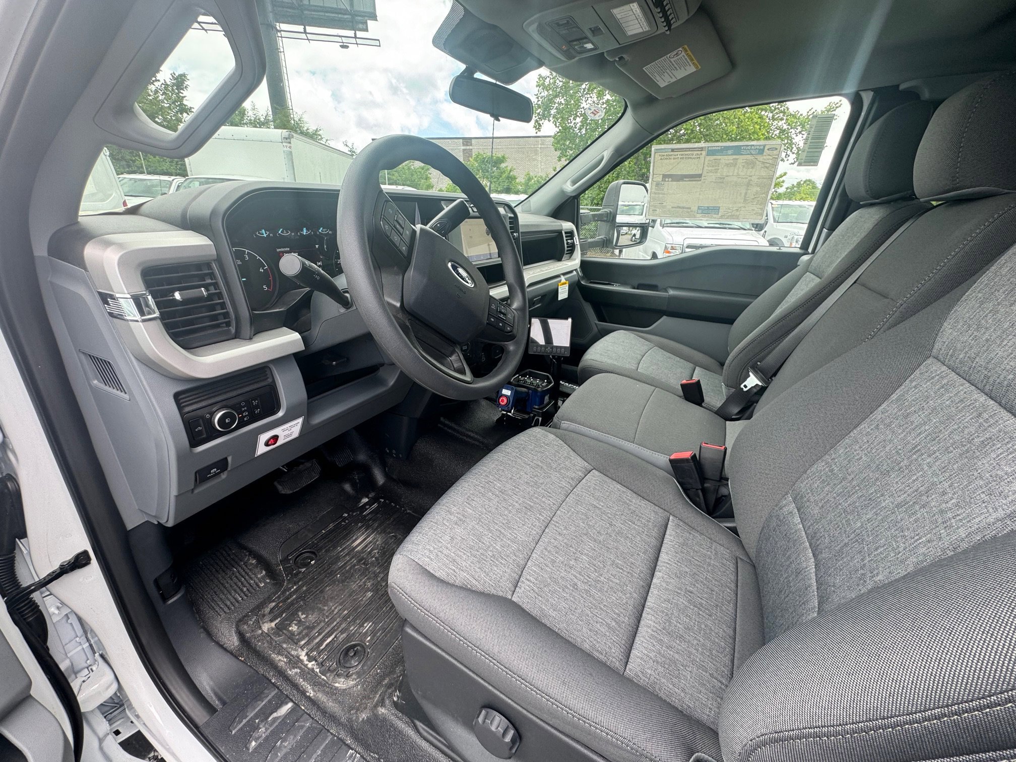 New 2026 Oxford White Ford F-550® XL image 19