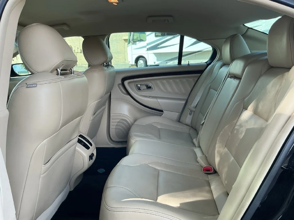 Used 2016 Black Ford Limited image 27
