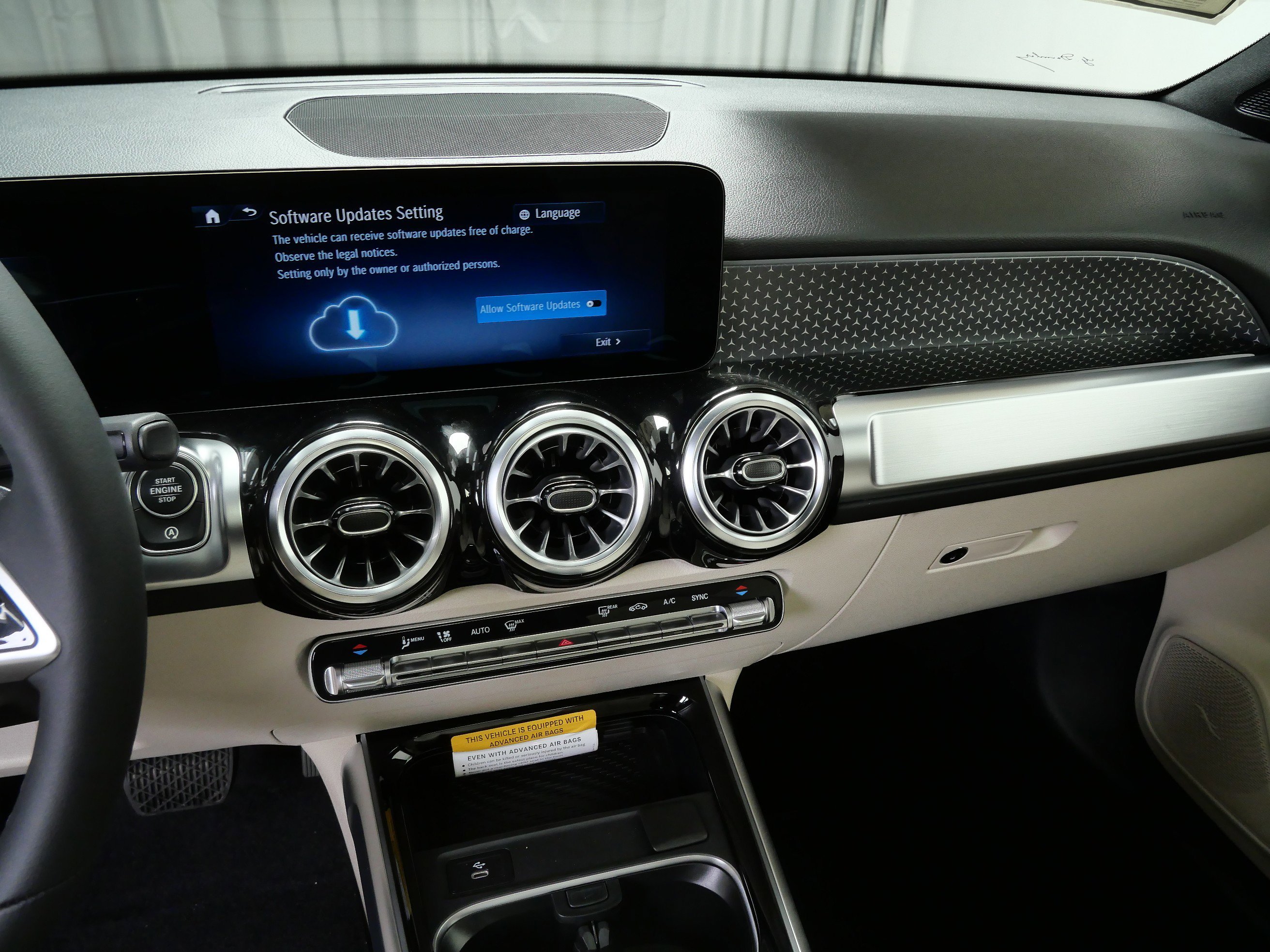 New 2026 Cirrus Silver Metallic Mercedes-Benz GLB 250 image 10