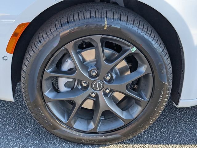 2026 Chrysler Pacifica Limited - Photo 13