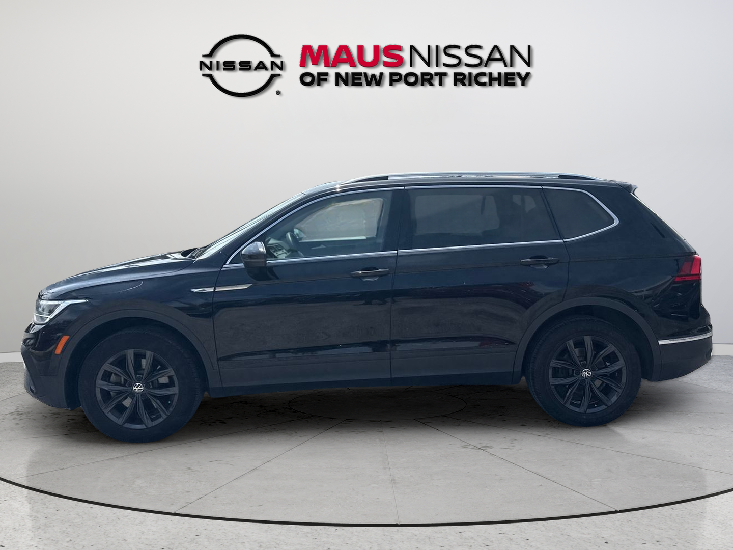 Used 2024  Volkswagen 2.0T SE image 4