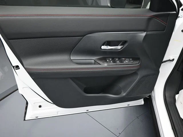 2025 Nissan Kicks SR AWD - Photo 9