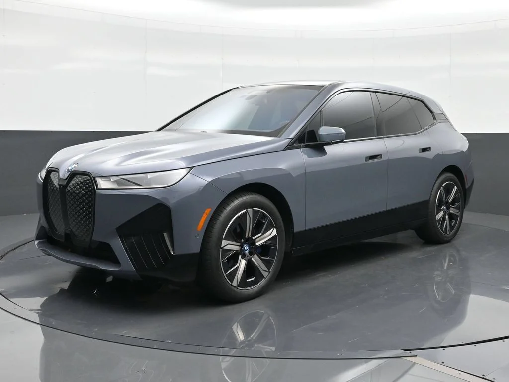 2024 BMW iX xDrive50's photo