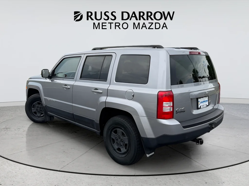 Used 2016 Silver Jeep Sport image 3