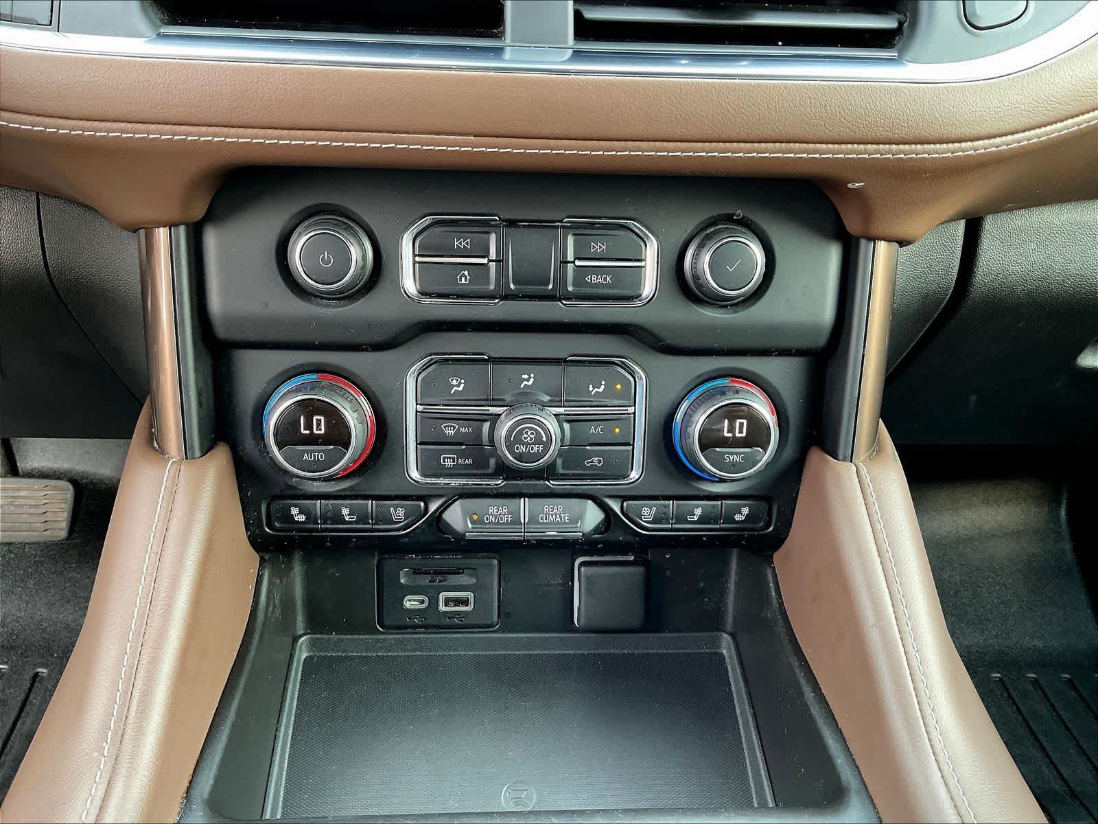 2021 Chevrolet Suburban High Country - Photo 18