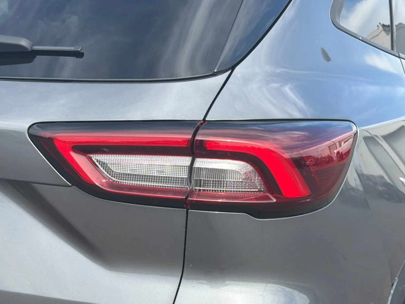 Used 2025 Gray Ford ST-Line image 37