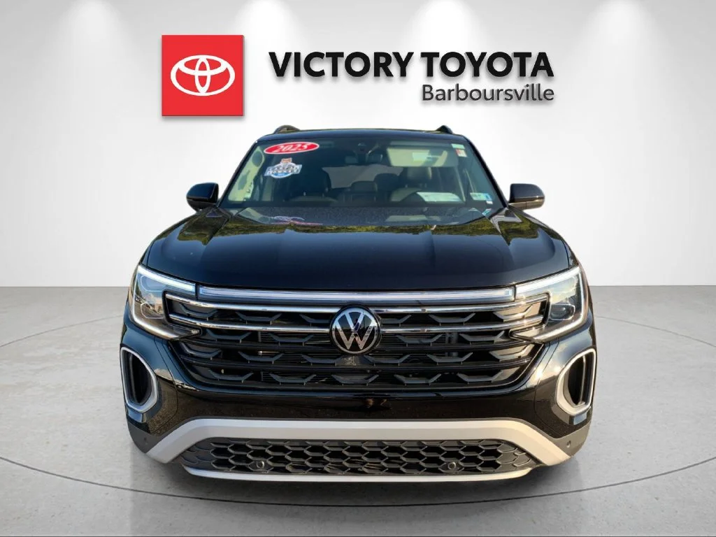 Used 2025  Volkswagen 2.0T Peak Edition image 8