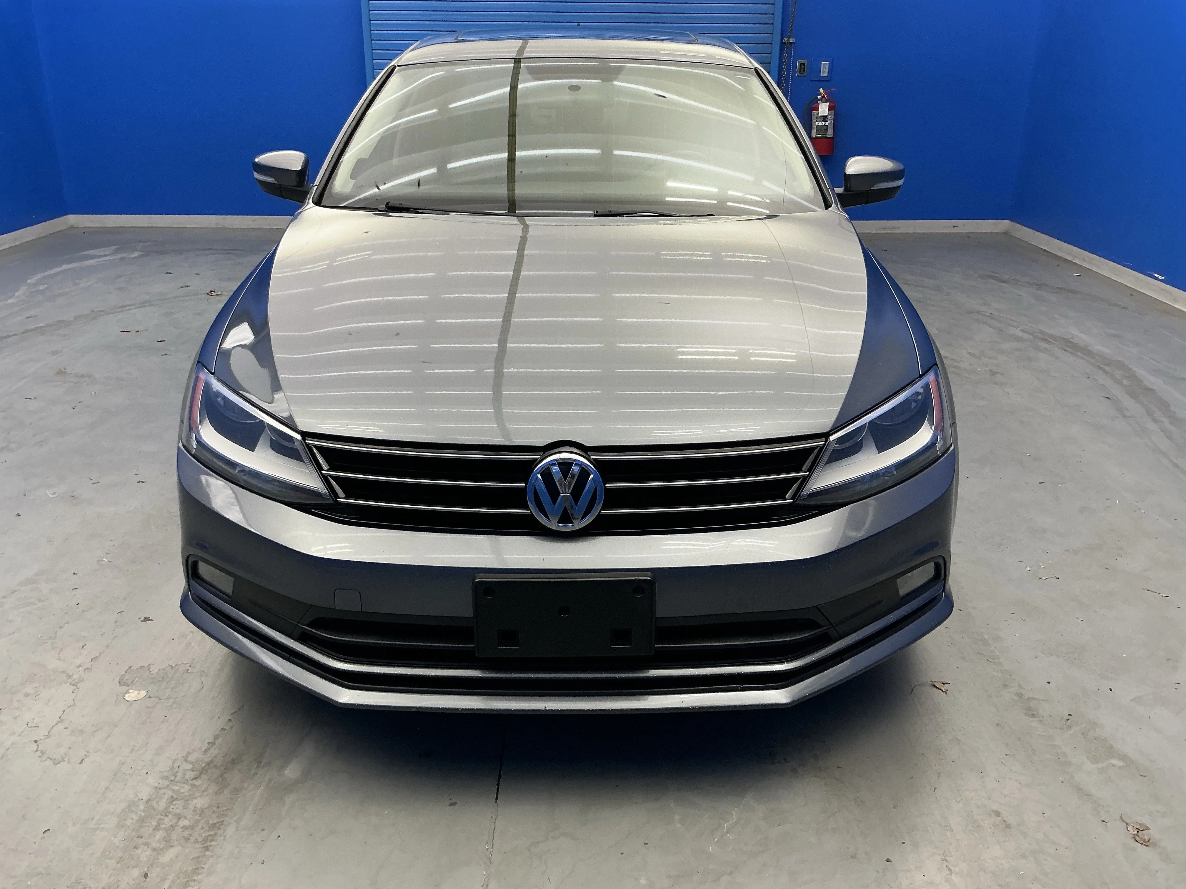 Used 2015 Platinum Gray Metallic Volkswagen 2.0L TDI SEL image 3