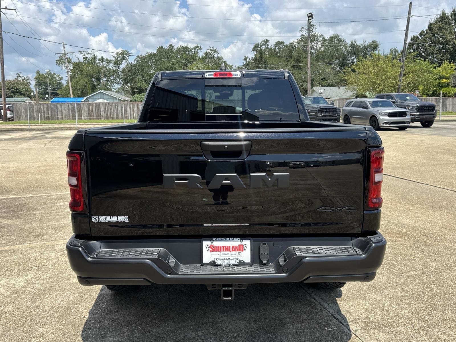 New 2026 Diamond Black Crystal Pearl-Coat Exterior Paint RAM Warlock image 5