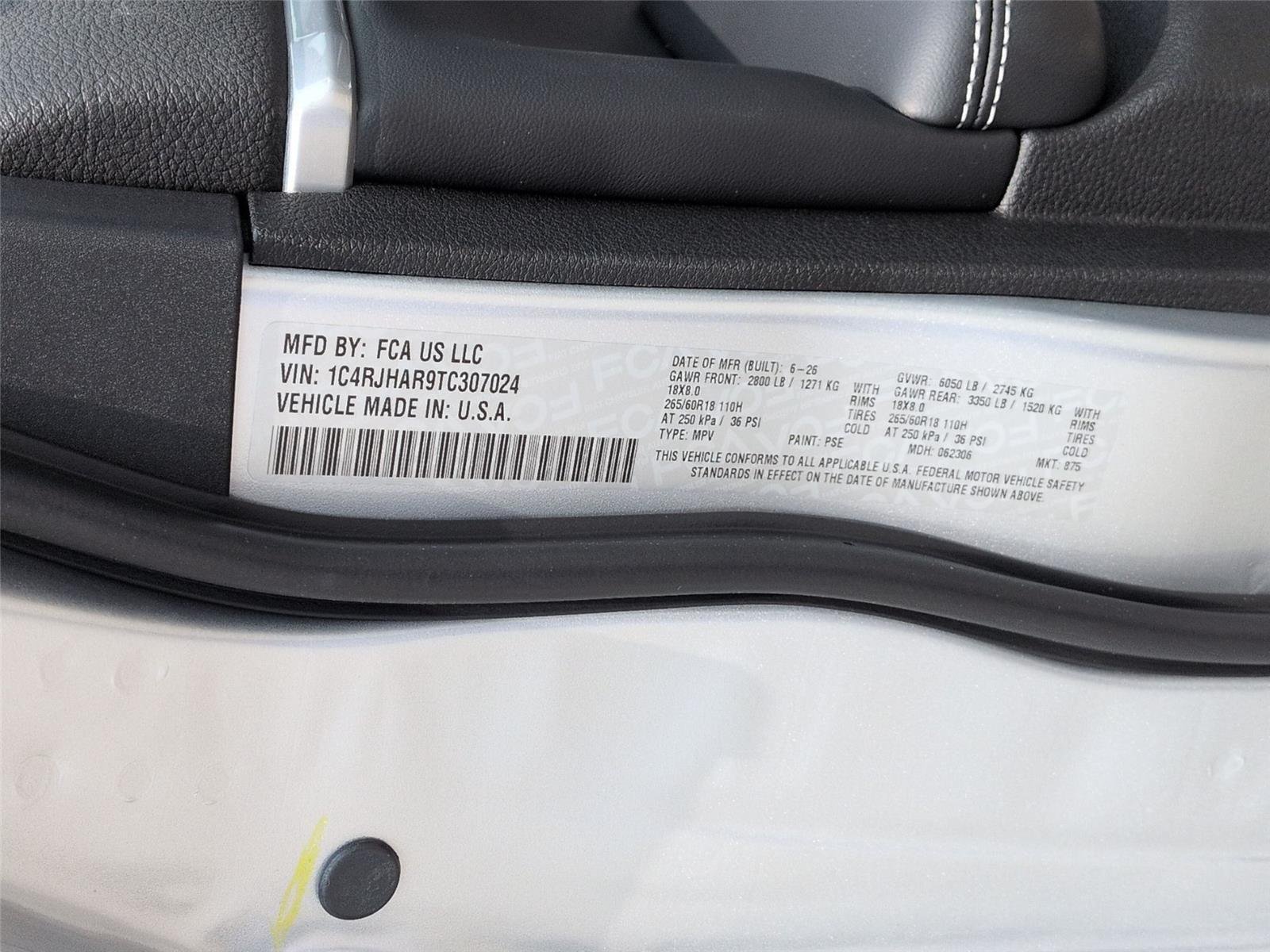 New 2026 Silver Zynith Exterior Paint Jeep Laredo Altitude image 39