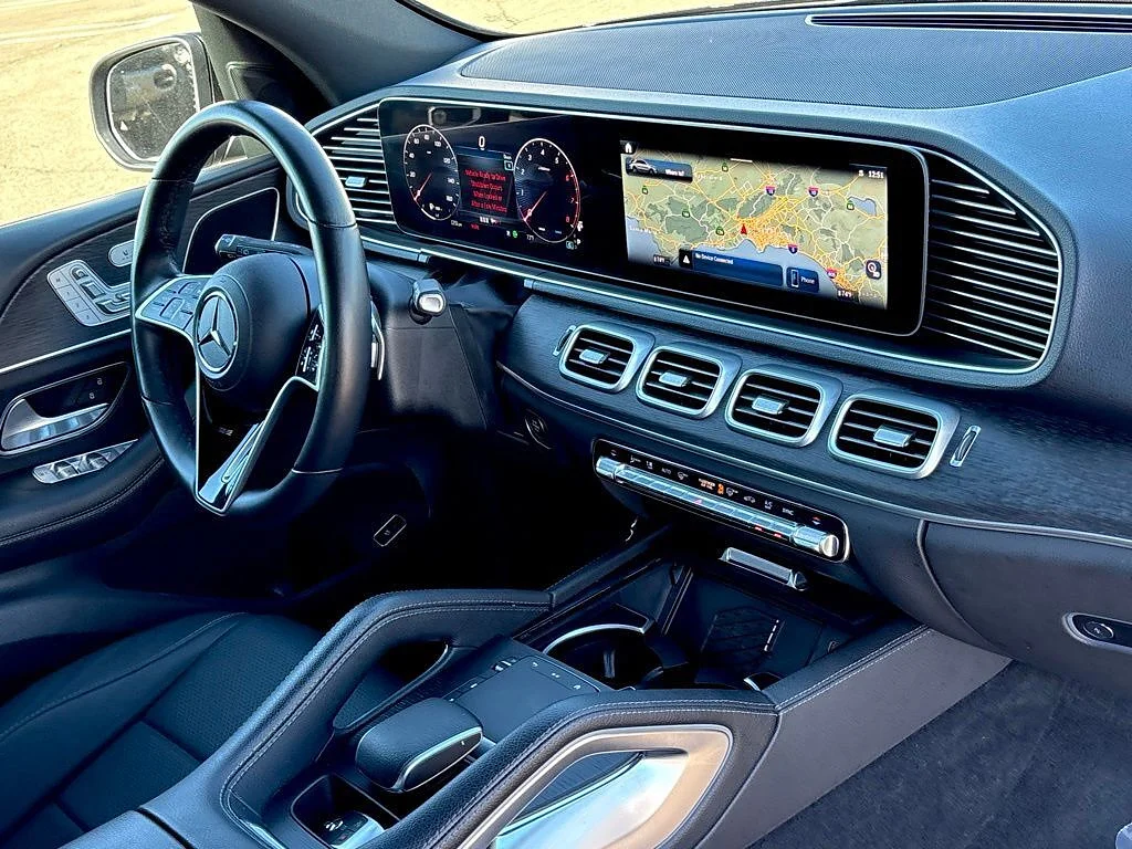 Used 2025 Black Mercedes-Benz GLE 450 4MATIC® image 27