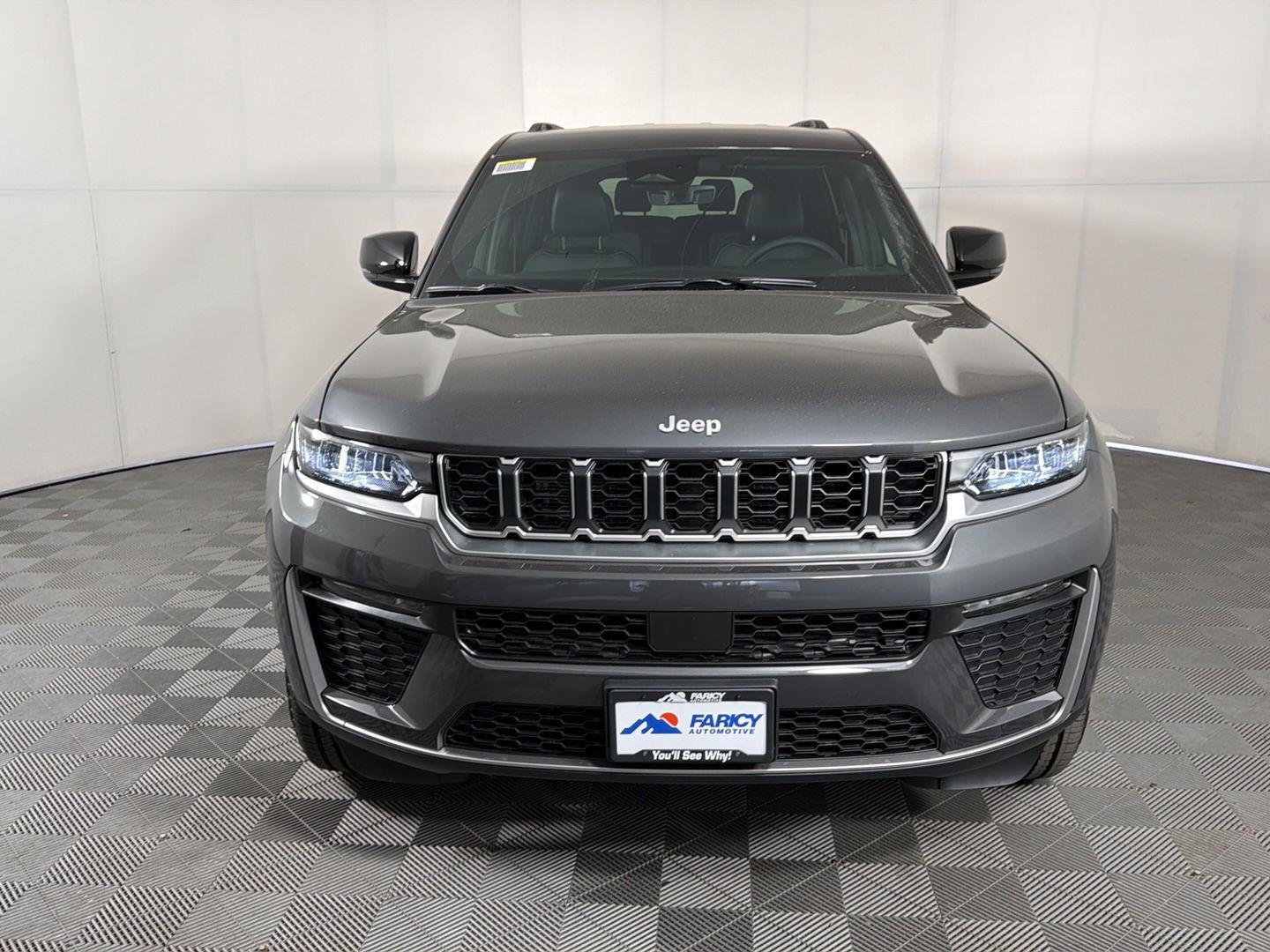 New 2026 Baltic Gray Metallic Clear-Coat Exterior Paint Jeep Limited image 3