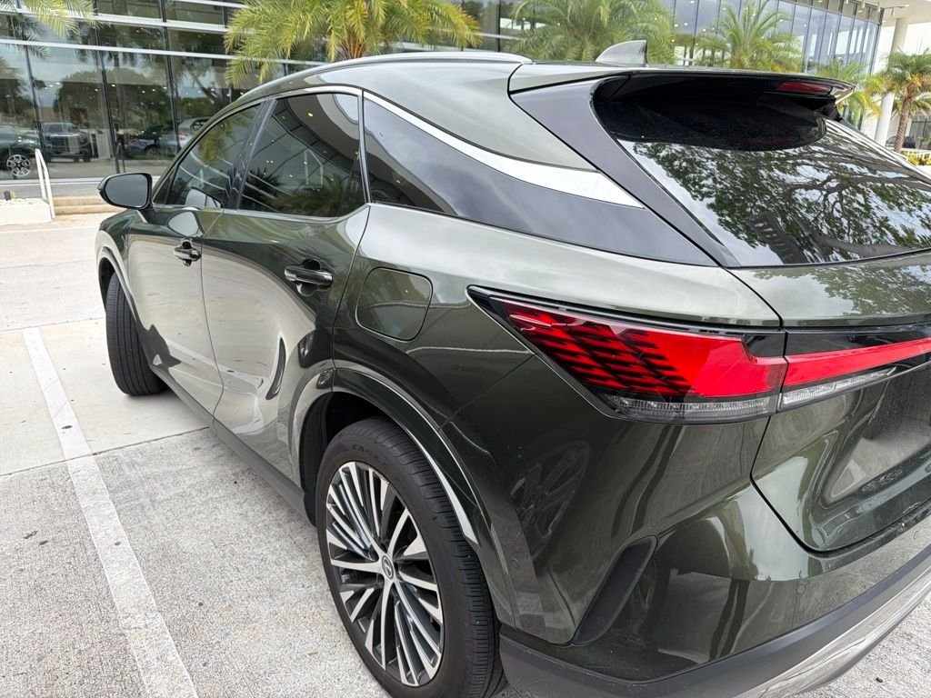 Used 2025 Green Pearl Lexus  image 4