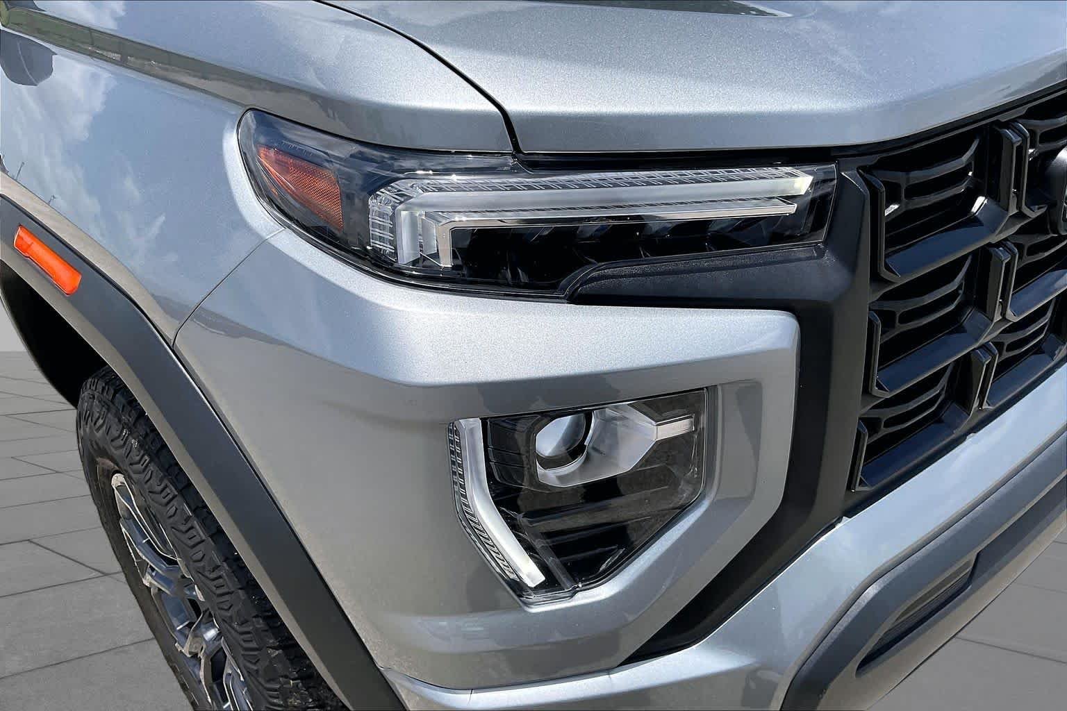 Used 2024 Sterling Metallic GMC Elevation image 27