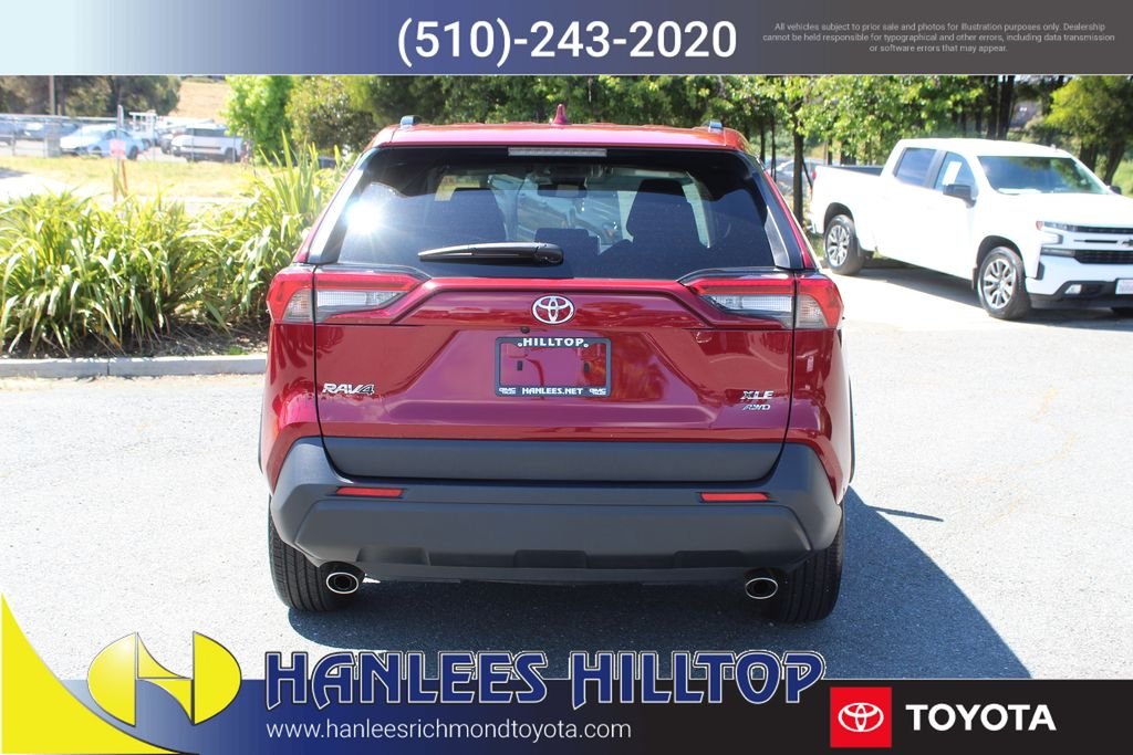 2025 Toyota RAV4 XLE - Photo 8