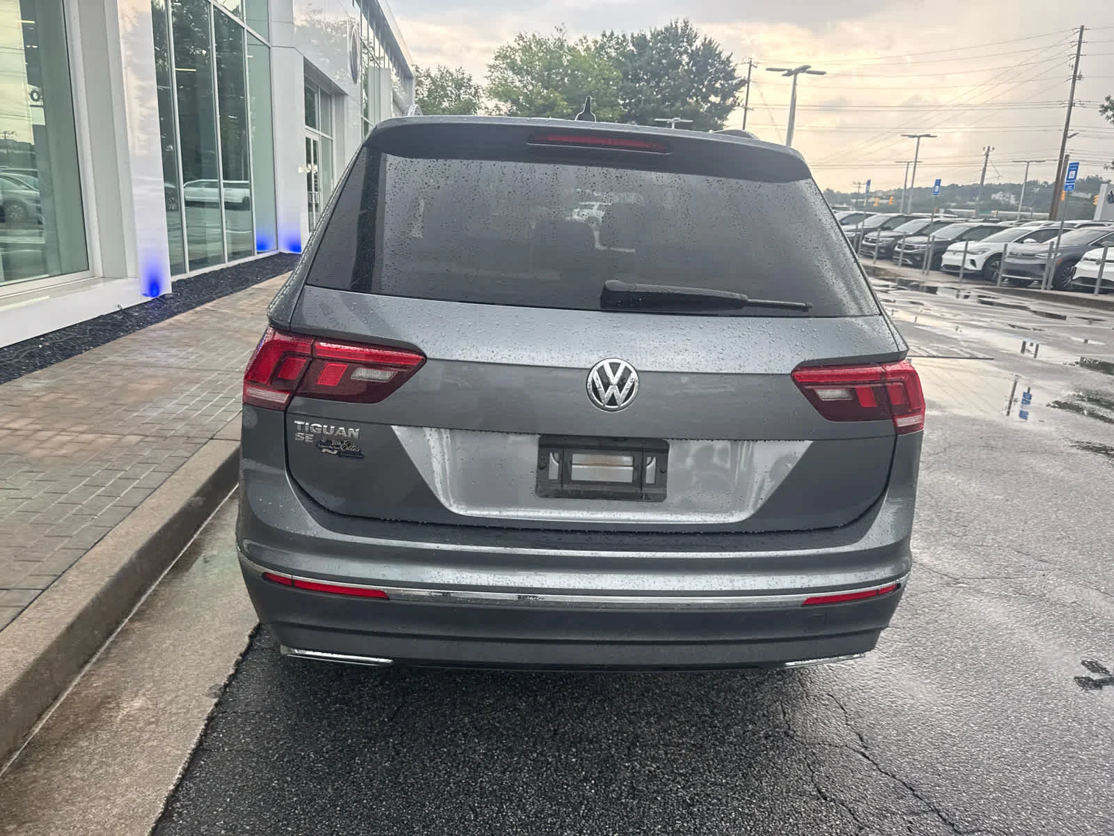 Certified Used 2021 Platinum Gray Metallic Volkswagen SE image 6