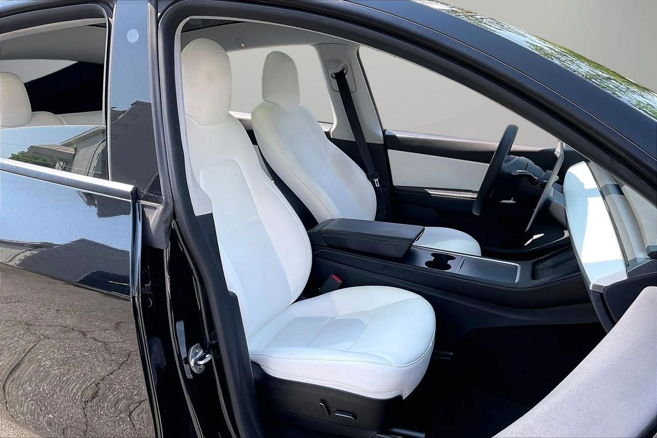 Used 2022  Tesla Long Range image 25