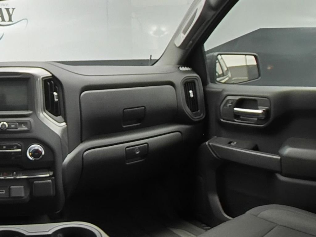 2025 Chevrolet Silverado 1500 Custom - Photo 18