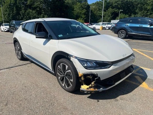 Used 2023 Glacier Kia Wind image 1