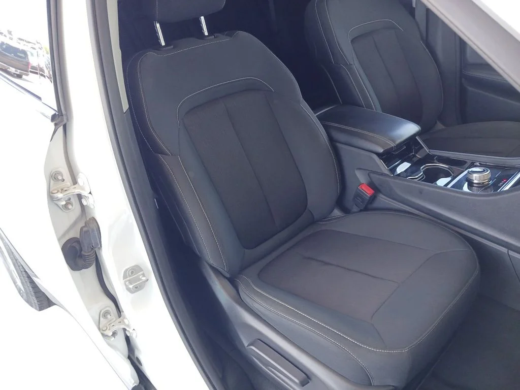 Used 2023 White Jeep Laredo image 28