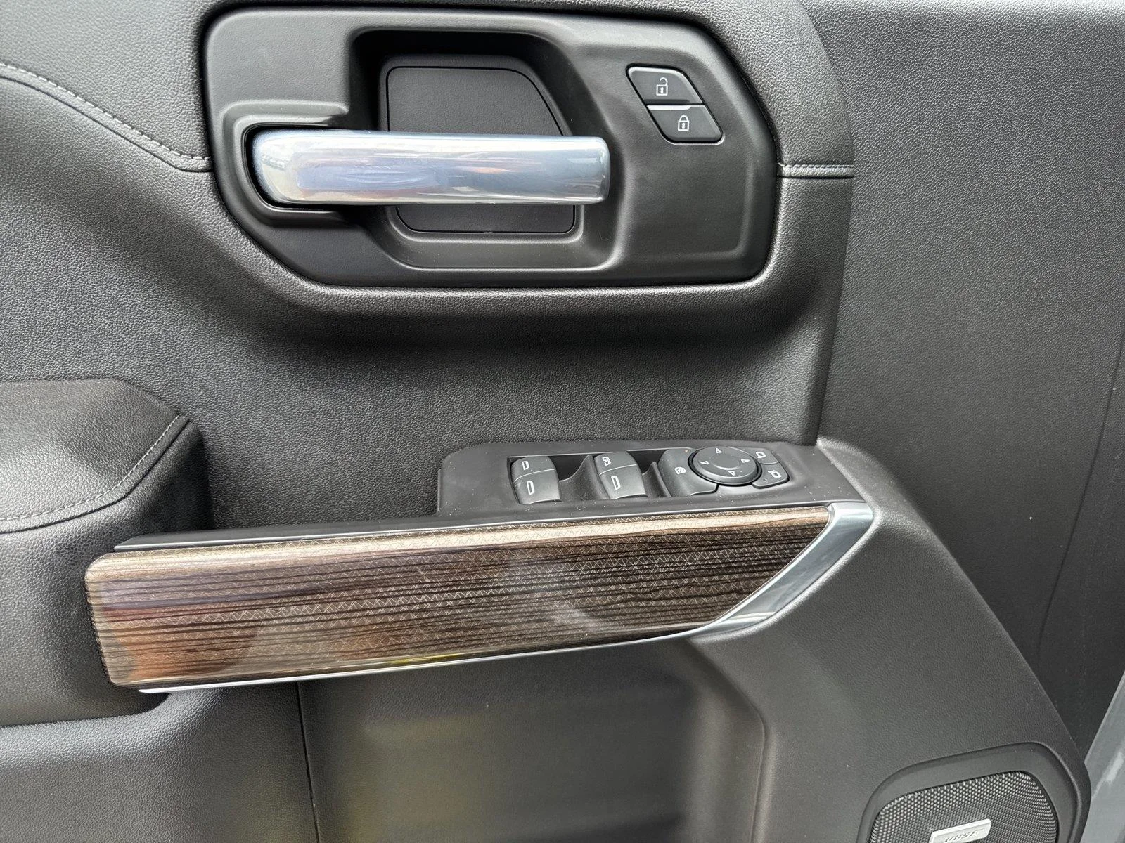 Used 2021 SATIN STEEL METALLIC Chevrolet RST image 17