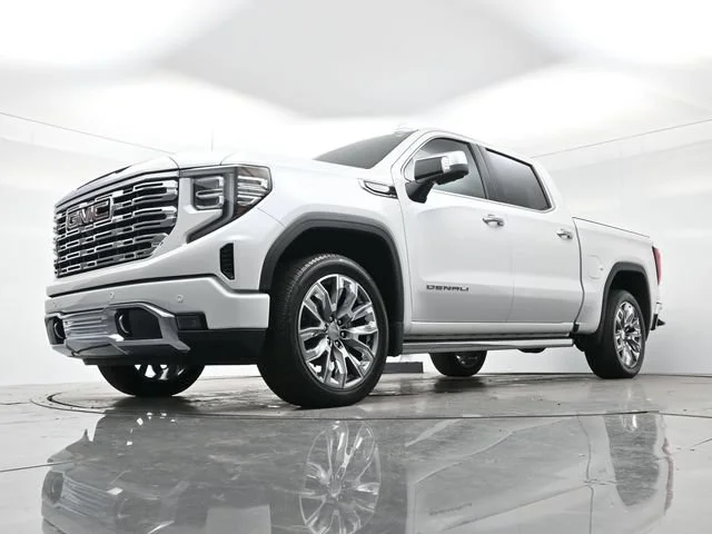 Used 2025 White Frost Tricoat GMC Denali image 26
