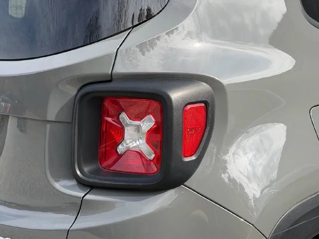 Used 2021 Gray Jeep Trailhawk image 15