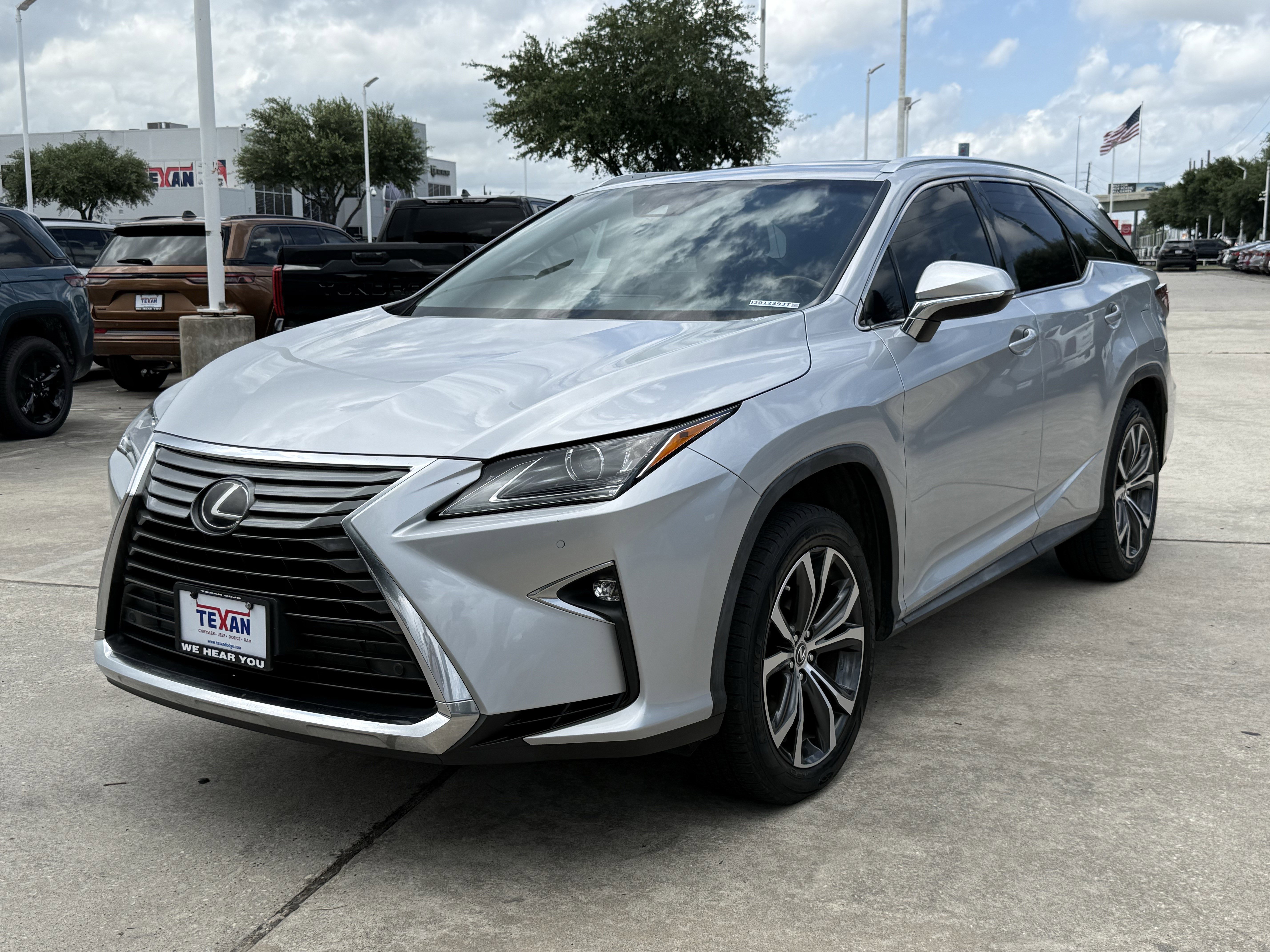 Used 2018 Silver Lexus RX 350L Premium image 8