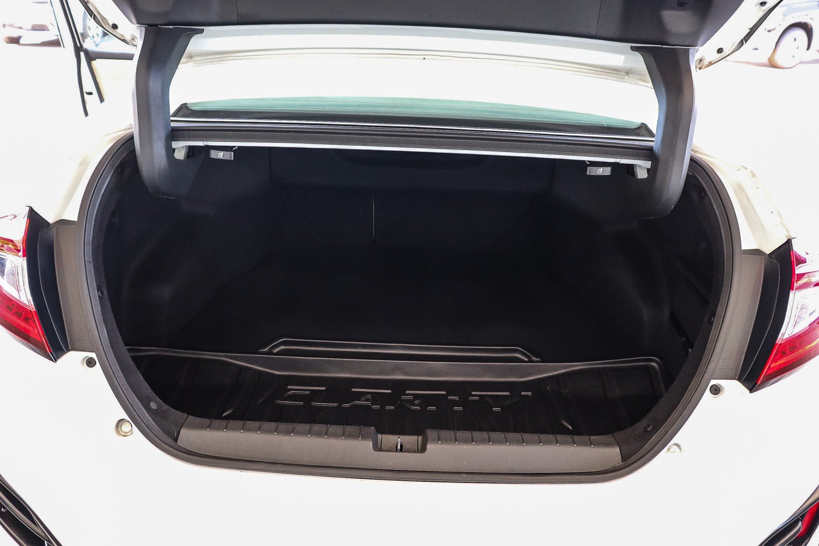 Used 2019 Platinum White Honda Base image 30