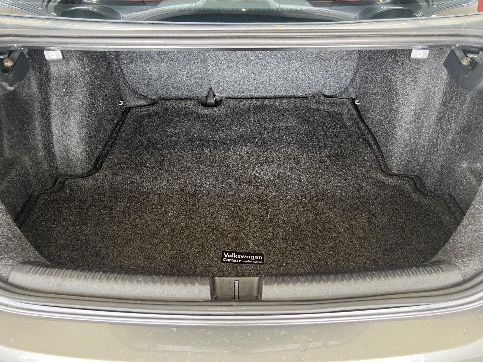 Used 2014 Platinum Gray Metallic Volkswagen S image 11