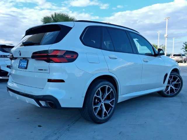 Used 2024 White BMW sDrive40i image 7