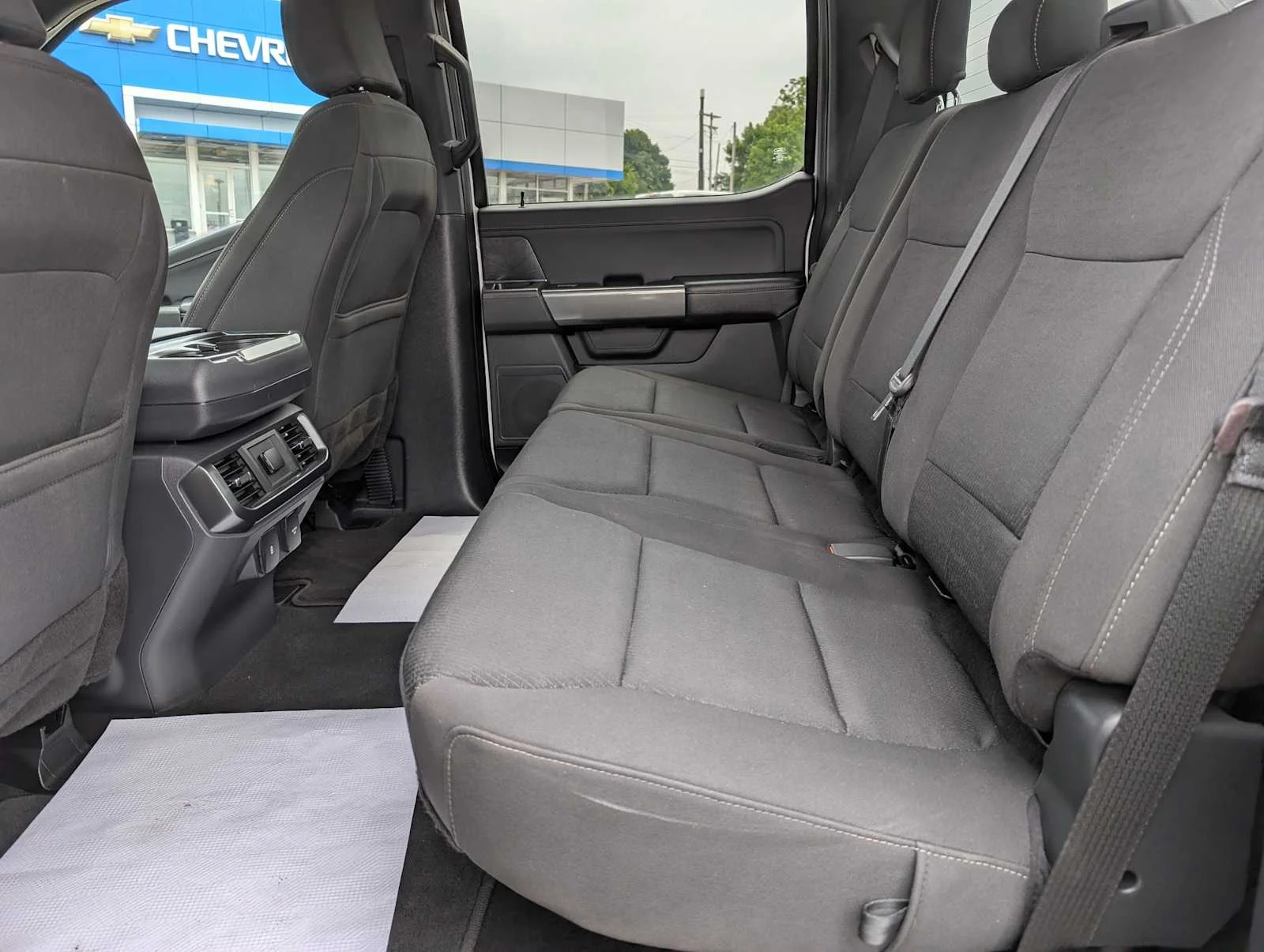 Used 2023 Oxford White Ford XLT image 23
