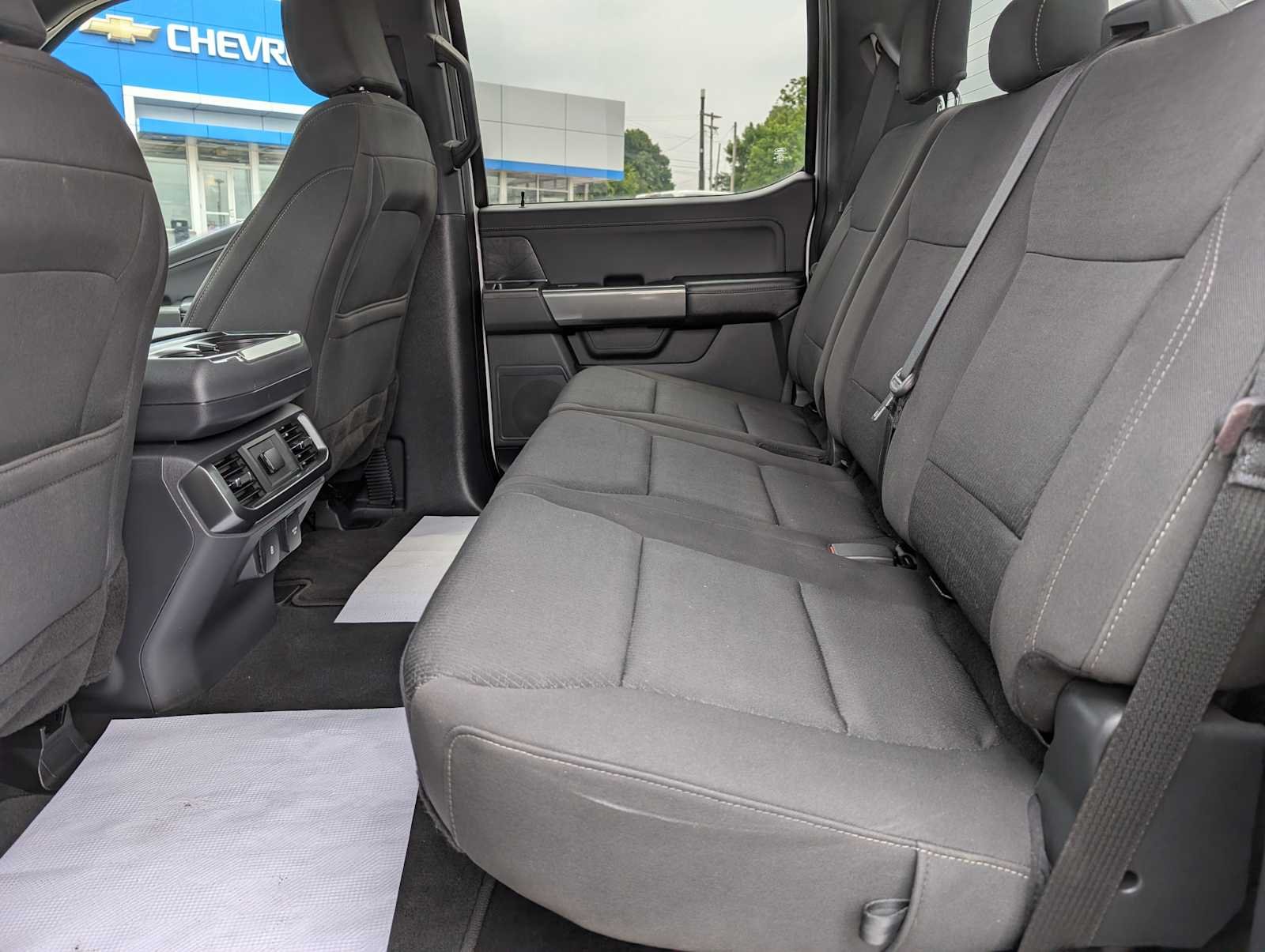 Used 2023 Oxford White Ford XLT image 23