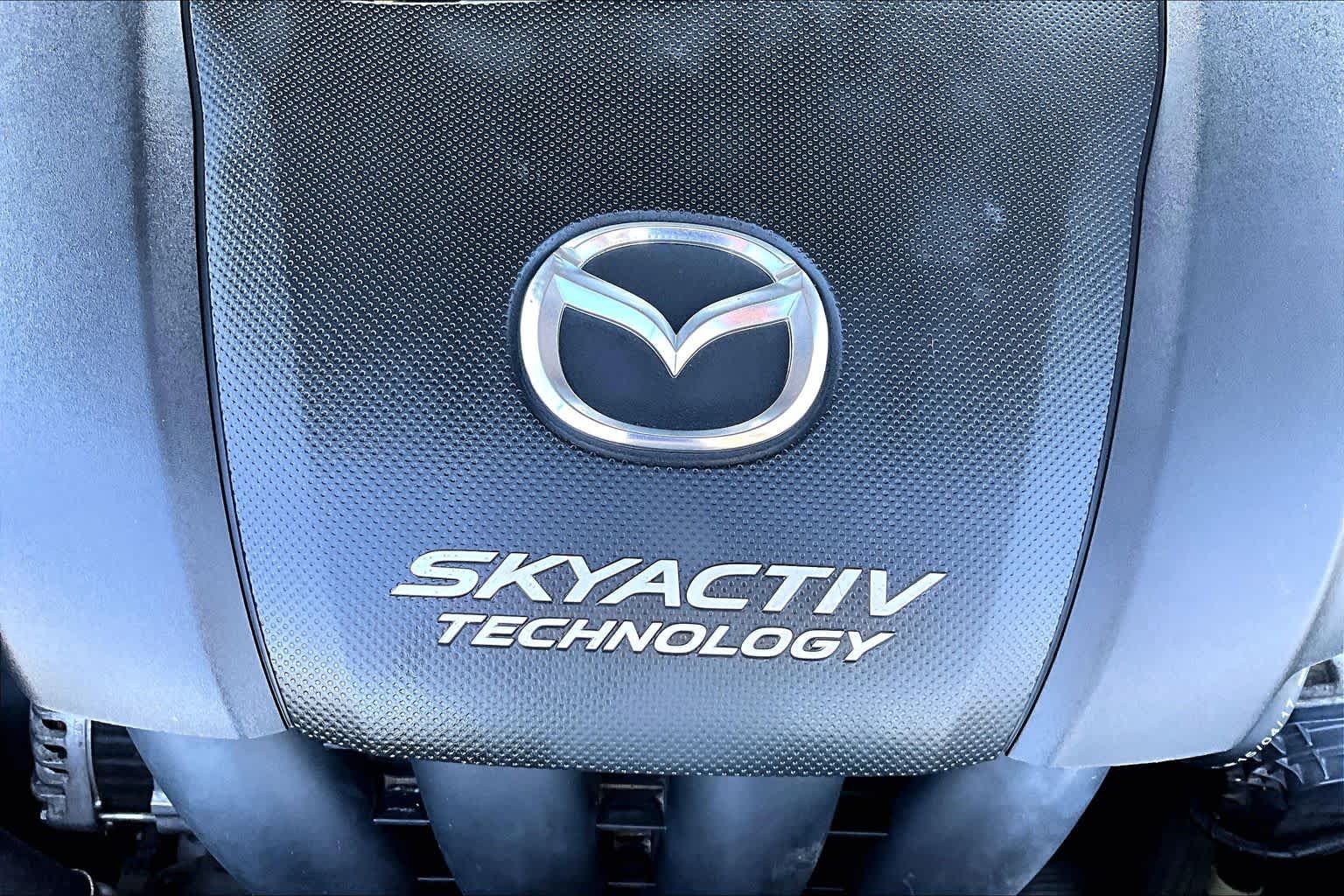 Used 2016 Blue Reflex Mica Mazda i Grand Touring image 32